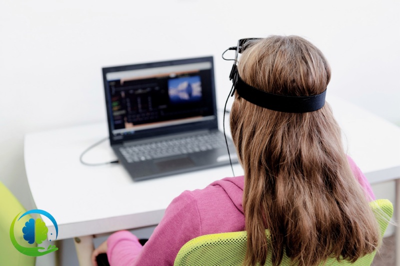 تفاوت نوروفیدبک استاندارد و نوروفیدبک تجربی